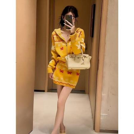 FA47557# 韩系一整套深冬穿搭黄色针织套装女新款慵懒提花上衣半身裙两件套  服裝批發女裝批發服飾貨源