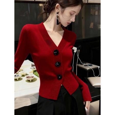 FA47584# 红色V领短款收腰针织上衣女新款早秋法式高级感外穿长袖开衫  服裝批發女裝批發服飾貨源