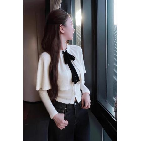 FA47586# 绝美巨好看冬季时尚轻熟气质氛围感淡人高知穿搭白色斗篷上衣  服裝批發女裝批發服飾貨源
