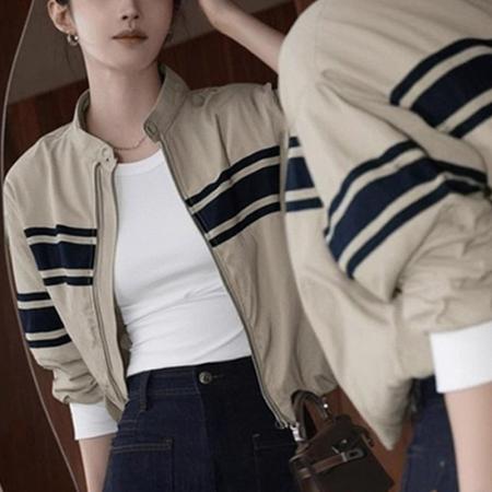 FA47589# 秋季今年流行独特高级感超好看减龄洋气英伦风小香风卡其色外套女  服裝批發女裝批發服飾貨源