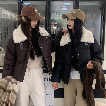 FA47611# 爆款立领羊羔毛设计感PU质感短款羽绒棉服保暖时尚冬季外套女  服裝批發女裝批發服飾貨源