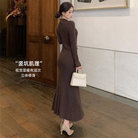 FA47674# 法式赫本风V领针织连衣裙女秋冬新款法式修身显瘦加厚鱼尾裙  服裝批發女裝批發服飾貨源