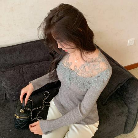 FA47677# 杨小卷法式温柔气质风蕾丝拼接针织打底衫女修身显瘦白色内搭上衣  服裝批發女裝批發服飾貨源