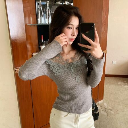 FA47677# 杨小卷法式温柔气质风蕾丝拼接针织打底衫女修身显瘦白色内搭上衣  服裝批發女裝批發服飾貨源