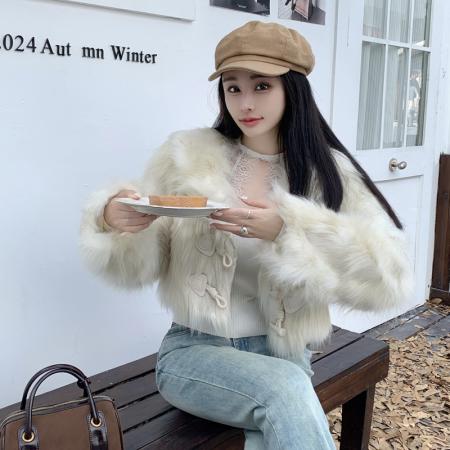 FA47718# 韩版环保狐狸毛短款显瘦仿皮草女冬季新款宽松加厚牛角扣外套  服裝批發女裝批發服飾貨源