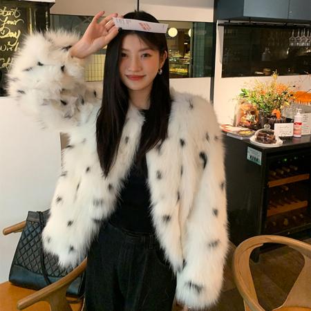 FA47721# 时尚环保皮草仿狐狸毛皮草外套短款年轻款韩版冬季新款小奶豹大衣  服裝批發女裝批發服飾貨源