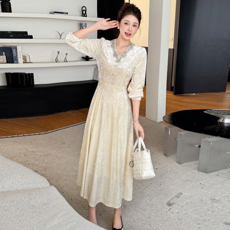 FA47723# 秋冬时尚轻奢显瘦丝绒重工钉珠温柔风气质大摆大码连衣裙  服裝批發女裝批發服飾貨源