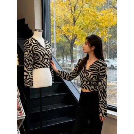 FA47778# 韩系辣妹风斑马纹V领长袖衬衫秋冬新款超好看修身百搭上衣 服裝批發女裝批發服飾貨源