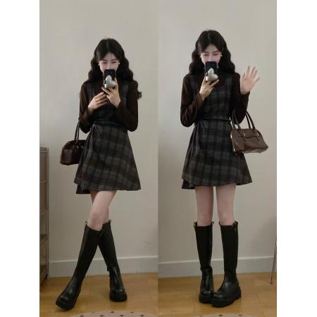 FA47871# 大码秋季韩版休闲百搭设计感小众格子背带连衣裙+打底衫套装 服裝批發女裝批發服飾貨源