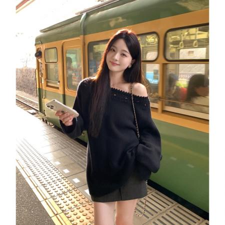 FA47878# 韩系一字领套头镂空针织衫女秋季新款宽松慵懒显瘦百搭毛衣 服裝批發女裝批發服飾貨源