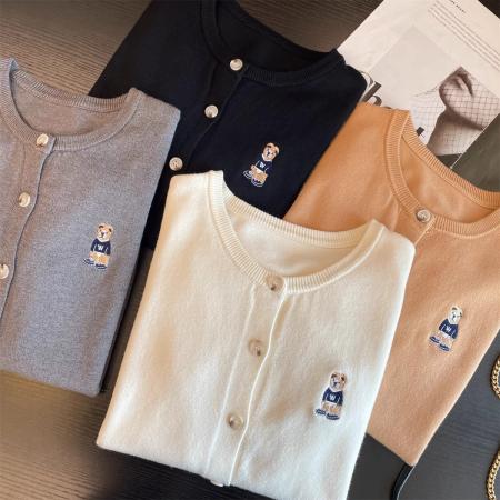 FA47894# 小熊刺绣长袖针织衫开衫外套早春女装新款宽松秋冬季毛衣短款上衣 服裝批發女裝批發服飾貨源