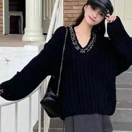 LN76377# 性感斜领露肩长袖针织衫女秋季毛毛拼接宽松套头毛衣慵懒百搭上衣