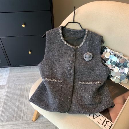 FA48058# 上小香风咖色粗花呢马甲女秋冬单排山茶花装饰坎肩叠穿马夹 服裝批發女裝批發服飾貨源