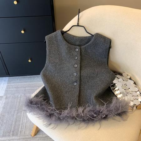 FA48060# 上小香风下摆水貂绒毛呢马甲女秋冬高级感排扣羽毛装饰叠穿 服裝批發女裝批發服飾貨源