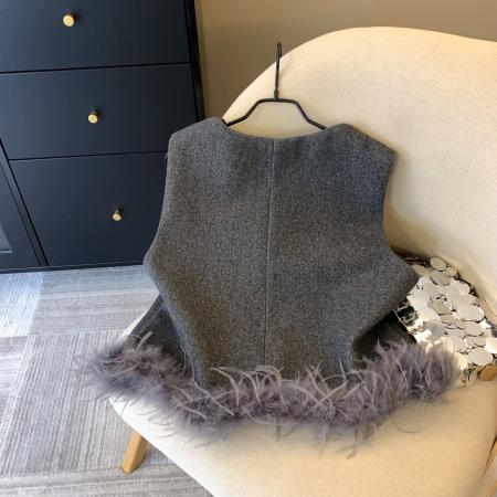 FA48060# 上小香风下摆水貂绒毛呢马甲女秋冬高级感排扣羽毛装饰叠穿 服裝批發女裝批發服飾貨源