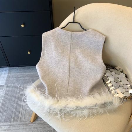 FA48060# 上小香风下摆水貂绒毛呢马甲女秋冬高级感排扣羽毛装饰叠穿 服裝批發女裝批發服飾貨源