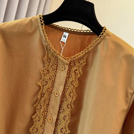 FA48194# 跨境专供春秋季新款甜美小清新圆领蕾丝拼接镂空设计长袖宽松衬衫 服裝批發女裝批發服飾貨源