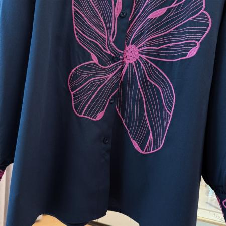 FA48195# 跨境专供春秋爆款刺绣翻领宽松显瘦休闲优雅气质高级感衬衫女上衣 服裝批發女裝批發服飾貨源