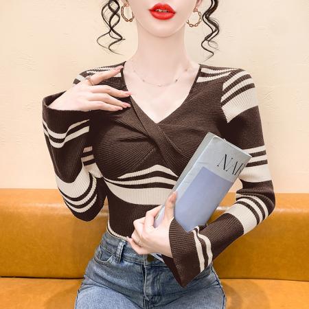 FA48248# 韩版条纹V领扭结设计感长袖针织衫女秋冬修身显瘦打底衫上衣 服裝批發女裝批發服飾貨源