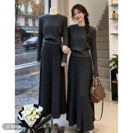 FA48344# 秋季新款时尚简约针织套装女秋冬圆领条纹衫高腰半身裙两件套 服裝批發女裝批發服飾貨源