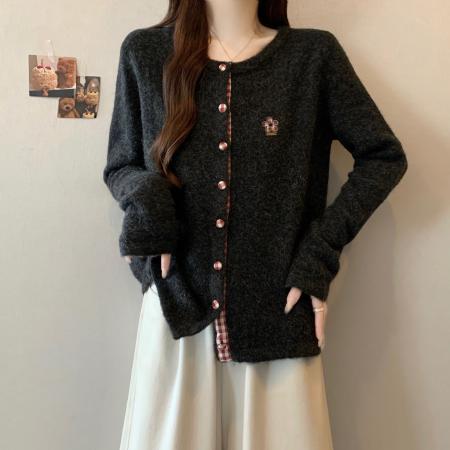 FA48405# 大码设计感气质圆领刺绣花朵毛衣秋冬新款胖mm宽松显瘦上衣 服裝批發女裝批發服飾貨源