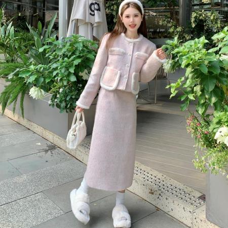 FA48483# 秋冬装搭配一整套粉色小香风套装女高级感毛绒短外套半身裙两件套 服裝批發女裝批發服飾貨源
