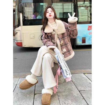 FA48485# 格子皮毛一体羊羔绒外套女短款冬季新款爆款小个子羊羔毛棉服 服裝批發女裝批發服飾貨源