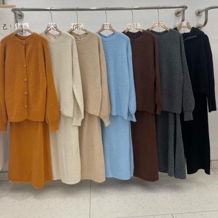 秋冬韩系背后纽扣设计感休闲慵懒风百搭时尚宽松针织衫套装女 服裝批發女裝批發服飾貨源