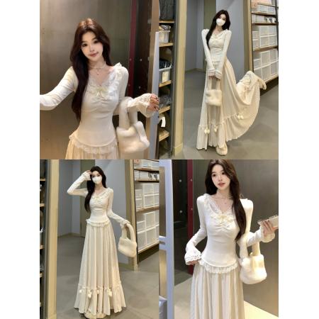 温柔纯欲蕾丝V领显瘦针织上衣+磨毛压褶毛球半身裙两件套 服裝批發女裝批發服飾貨源