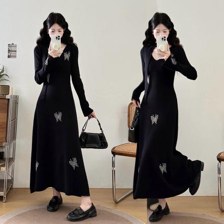 大码女装胖mm秋冬法式赫本风黑色V领烫钻蝴蝶显瘦毛衣连衣裙 服裝批發女裝批發服飾貨源