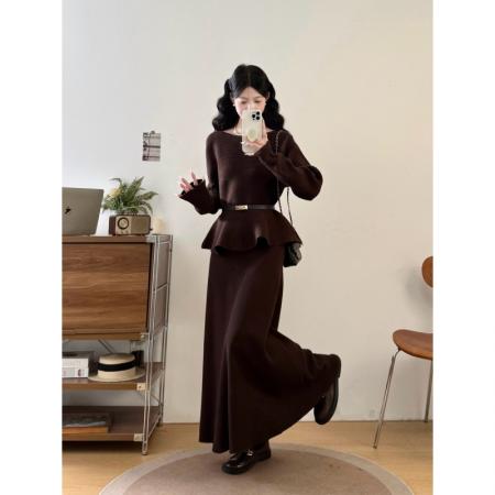 FA48850# 大码女装胖mm秋冬蝙蝠袖气质减龄荷叶边毛衣半身裙显瘦两件套 服裝批發女裝批發服飾貨源