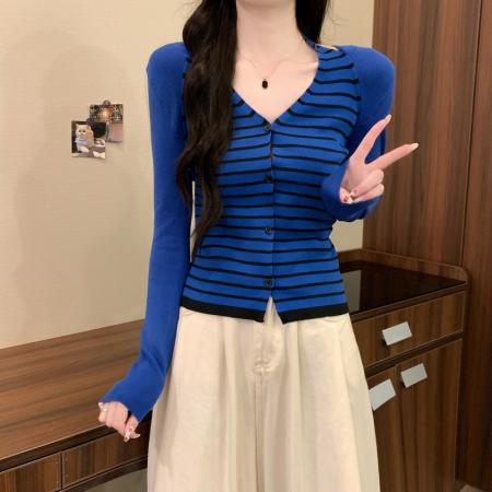 FA48895# 秋冬新款设计感气质小香风假两件条纹拼接挂脖轻熟针织衫 服裝批發女裝批發服飾貨源