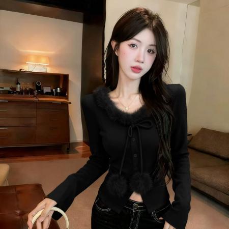 FA49002# 秋冬新款法式气质心机时尚毛领系绳毛球装饰打底外穿上衣女 服裝批發女裝批發服飾貨源