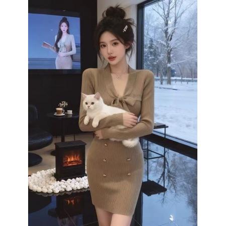 FA49004# 小香风V领蝴蝶结针织连衣裙女秋冬高级感辣妹紧身打底包臀短裙子 服裝批發女裝批發服飾貨源