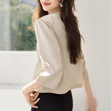 FA49019# 气质简约通勤微皱缎面七分袖v领外套女秋新款上衣 服裝批發女裝批發服飾貨源