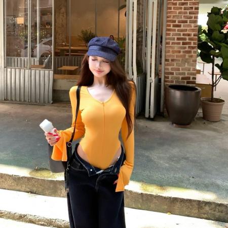 FA49137# 性感辣妹设计感长袖连体衣深V领氛围感连身T恤打底衫 服裝批發女裝批發服飾貨源