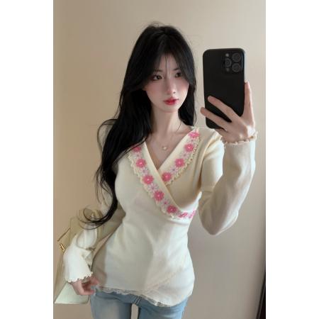 FA49215# 纯欲风奶白刺绣V领针织衫温柔甜妹氛围感穿搭搭配秒变画报女主 服裝批發女裝批發服飾貨源