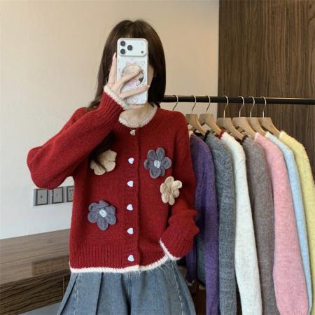 FA49258# 新款设计感拼色爱心纽扣毛衣女宽松圆领针织开衫上衣 服裝批發女裝批發服飾貨源