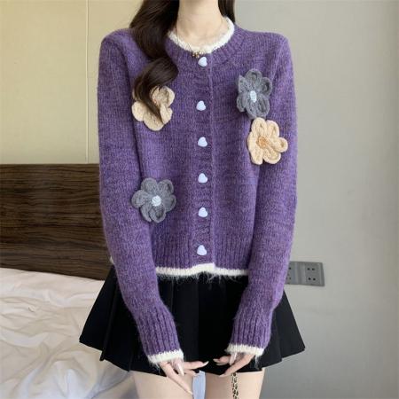 FA49258# 新款设计感拼色爱心纽扣毛衣女宽松圆领针织开衫上衣 服裝批發女裝批發服飾貨源