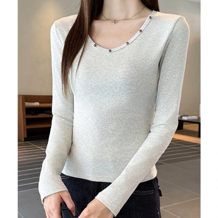 FA49276# 白色铆钉斜肩长袖t恤女秋季收腰内搭打底衫女外穿 服裝批發女裝批發服飾貨源