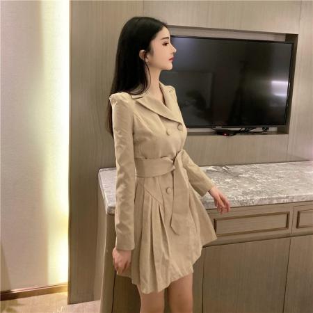 新款时尚气质女神收腰显瘦百褶双排扣短外套女潮