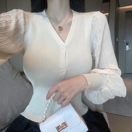 新款灯笼袖薄款针织衫上衣+黑色百褶裙