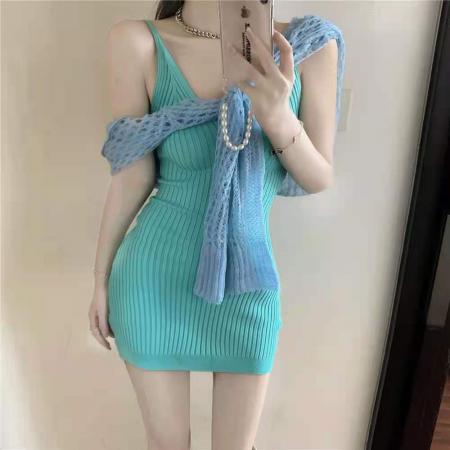 新款镂空仿海马毛罩衫+针织吊带连衣裙两件套时尚套装