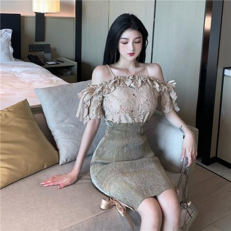 新款时尚抹胸蕾丝荷叶边上衣+高腰显瘦包臀半身裙两件套装