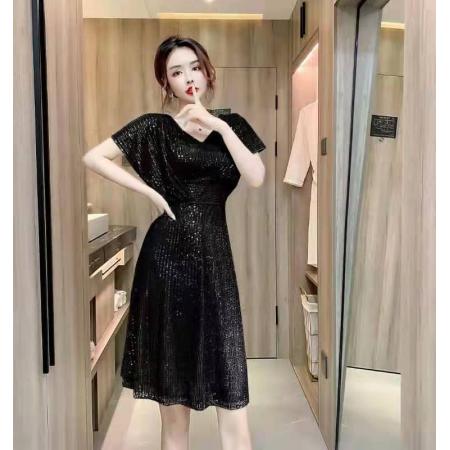新款宴会气质年会名媛轻奢小众高端主持亮片短款晚礼服裙