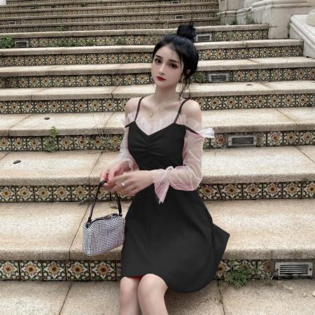 新款吊带收腰网纱拼接荷叶边v领连衣裙