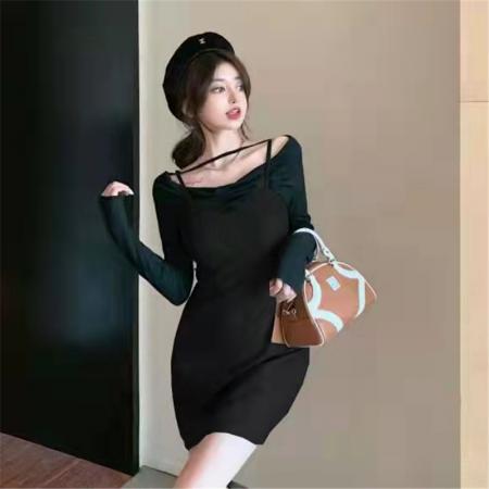 新款收腰显瘦气质皮裙高端赫本风纯色吊带打底连衣裙