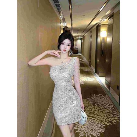 新款法式宴会晚礼服轻奢小众高端性感高级质感连衣裙