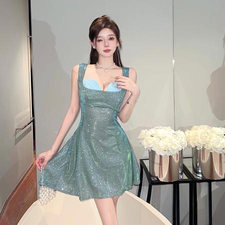 新款欧美小众露背撞色拼接A字裙显瘦吊带连衣裙