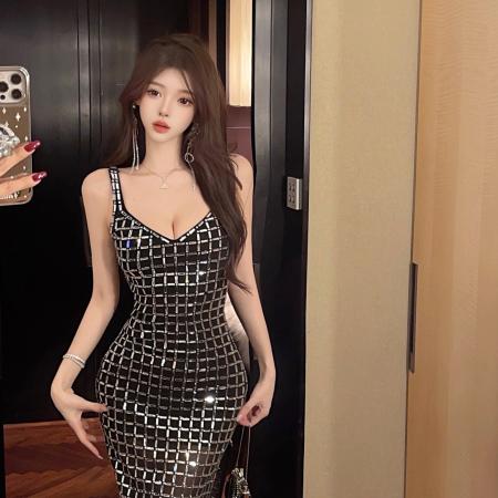 新款修身气质法式开叉吊带礼服宴会性感重工烫钻连衣裙